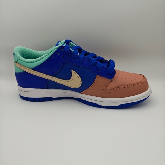 NIKE DUNK LOW SE HYPER ROYAL - Picture 5 of 8